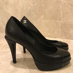 Chanel CC logo Cap-Toe Platform Pumps